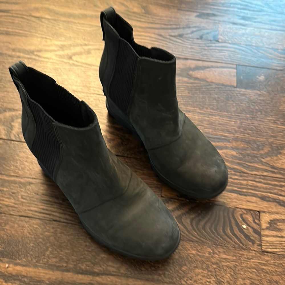 Sorel wedge boot